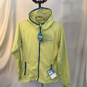 NWT. Columbia women’s wind jacket   XS  no flaws